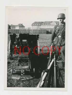 Foto WK II Soldat mit Pak geschütz #55