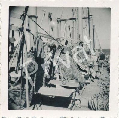 Foto WK II Wehrmacht an Bord Verladung Zelte an Deck Tarn F1.38