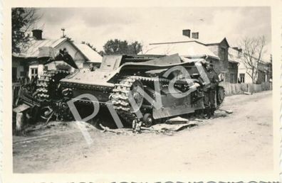 Foto WK II Wehrmacht Soldat Panzer tank char ??? Beute F1.69