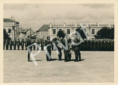 Foto WK II Wehrmacht Soldaten Vereidigung Flagge Reims 17.8.1941 France F1.69