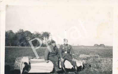 Foto WK II Wehrmacht Soldaten Vormarsch Bombe F1.53