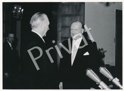 Foto XL Heinz Kluth gratuliert Dr. Konrad Adenauer zum Geburtstag F1.57