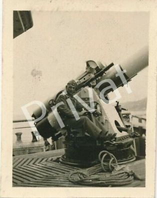 Foto WK II Wehrmacht schweres Geschütz an Bord Schiff Ostsee F1.74