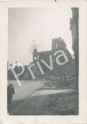 Foto WKII Panzerjäger-Abteilung Ruinen Zerstörung Stadt France Frankreich F1.30