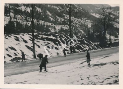 Foto Winter Vergnügen Schneeball Schlacht ca.1930 L1.13