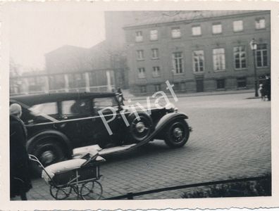 Foto ca. 1930 PKW Oldtimer Wanderer-Werke Auto Union Dame mit Kinderwagen L1.11