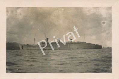 Foto WK II "Queen Mary" im Kriegsdienst als Truppenschiff vor Afrika L1.76