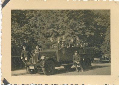 Foto WKII Wehrmacht Soldaten Fahrzeug Polizei Uniform 15. Kompanie II. Zug L1.68