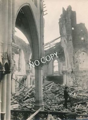 Foto WK I Kirche von Aubers Frankreich von engl. Artillerie zerstört E1.82