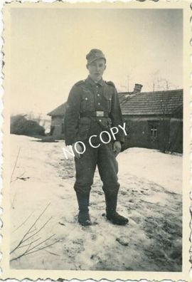 Foto WK II Soldat bei Lemberg E1.69