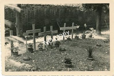WK II Soldaten Gräber von Franzosen E1.53