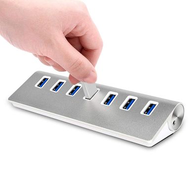 7 Ports USB 3.0 Hochgeschwindigkeits-USB-Hub - Dreieckige Aluminiumlegierung