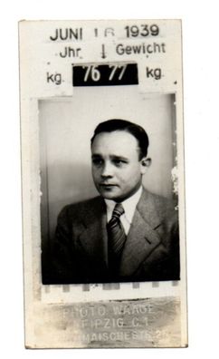 Altes Foto von Foto Wage in Leipzig Juni 1939 Mann mit Anzug Unikat Selten Rar