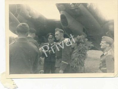 Foto WK II Wehrmacht Luftwaffe KG 3 Ehrung 200. Feindflug Russland ?????? ?H1.69