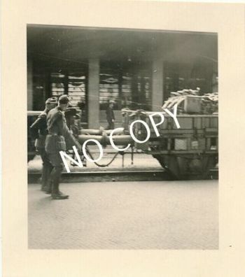 Foto WK II Wehrmacht Soldaten Hauptmann Poersch Bahnhof Anreise Italia H1.67