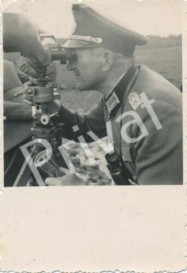 Foto WK II Kommandeur beobachtet im Scheren Fernglas Technik H1.20