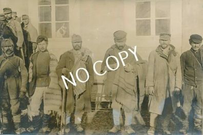 Foto WK I befreite Deutsche Soldaten nach monatelanger Gefangenschaft H1.15