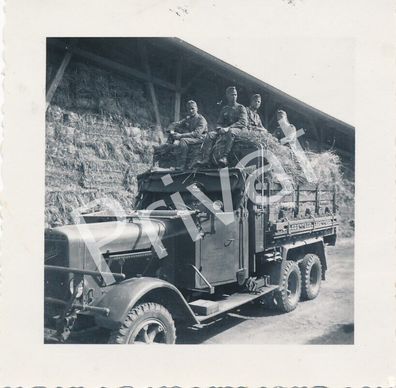 Foto WK II Soldaten Fahrt Transport zur neuen Kaserne H1.0