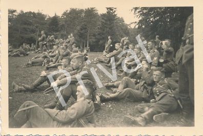 Foto WKII Soldaten Pause Lager Heuberg 10. Komp Infanterie Regiment 14 H1.03