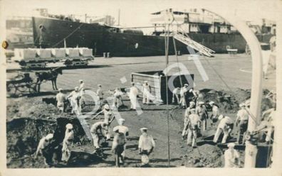 Foto PK S.M.S. Geier Kaiserliche Kriegsmarine kohlen Blick von Bord Navy H1.11