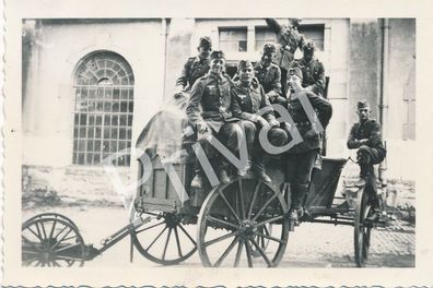 Foto WK II 10. Kompanie Infanterie Regiment 14 Soldaten Freizeit Wagen H1.05