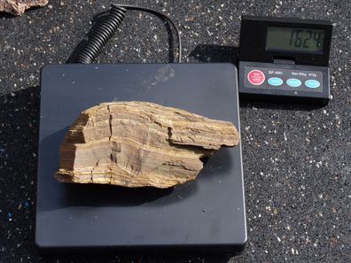 Mineral Stein unbekannt ca. 1,624 kg Tigerauge???