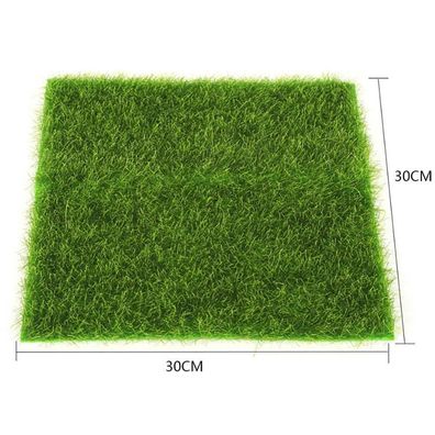 Kunstrasen-Grasrasen-Rasenteppich mit ineinandergreifenden Grasfliesen