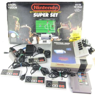 NES Konsole + 4 Controller + Kabel + Spiel 3 in 1 + Four Score + OVP #C-Ware