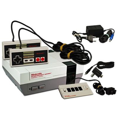 NES Konsole + 2 Controller + Kabel + Four Score Adapter - Nintendo Es