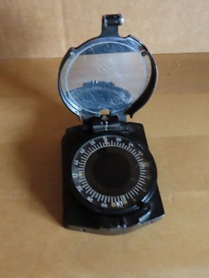 Kompass alt Taschenkompas schwarzes Gehäuse CXN 900 83 boa