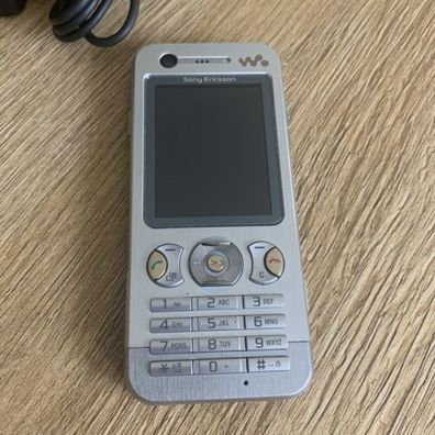 Sony Ericsson W890i - Top Zustand