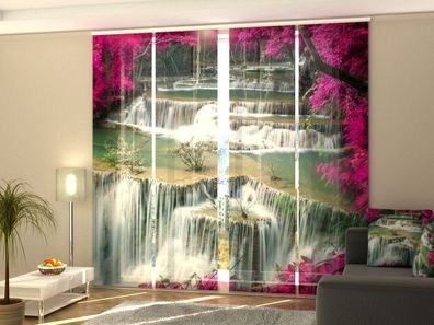 Foto-Schiebegardine Blumen am Wasserfall, Flächenvorhang mit Motiv, auf Maß