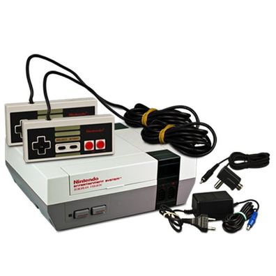 Nintendo ES - NES Konsole + 2 Controller + Netzteil + Antennenweiche - AMazon