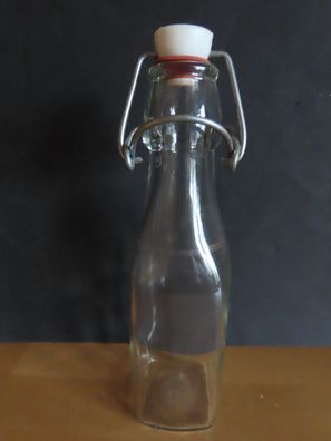 Leere Flasche klar viereckig Bügelverschluß 0,25L