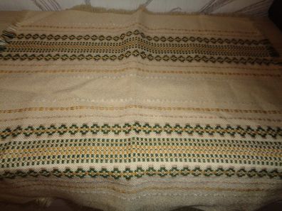 Deckchen aus DDR Zeiten 50 x53 cm-beige gemustert