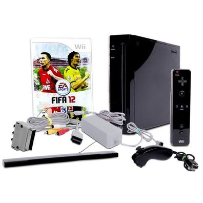 Wii Konsole in Schwarz + alle Kabel + Nunchuk + Fernbedienungen + Spiel Fifa 12