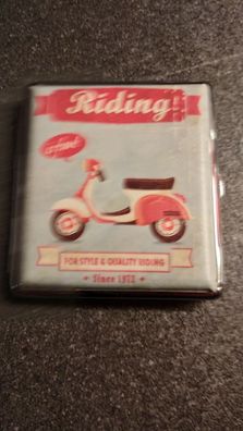 Zigarettenetui / Zigarettenbox: Riding Scooter