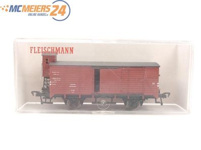 Fleischmann H0 5355 gedeckter Güterwagen Viehwagen mit Bremserhaus DB E523