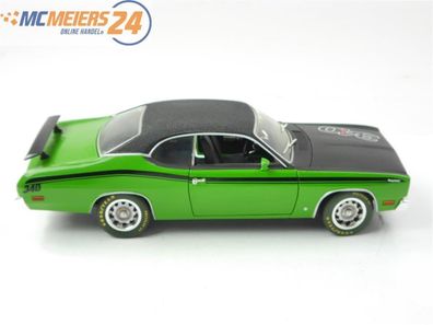 Ertl Modellauto PKW Plymouth Duster 1971 grün 1:18 E577