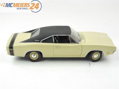 Ertl Modellauto PKW Dodge Charger 1969 beige 1:18 E577