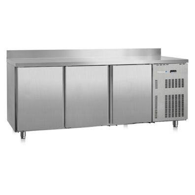 Marecos Softline Edelstahl Kühltisch 600mm tief mit 3 Türen und Aufkantung