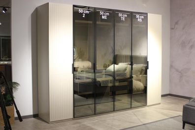 Neu und Modern Schlafzimmer Hochwertiger Kleiderschrank mit Elegantem Design