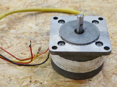 MAE Motori HY200-2215-038 Schrittmotor