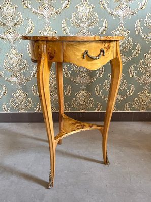 Barock Möbel Small Side Table Italian Brown Color Retro Antique Style in Petal Shape