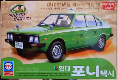 Academy 15140 1975 Hyundai Pony Taxi 1:24