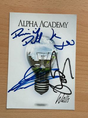 Alpha Academy Autogrammkarte #7840