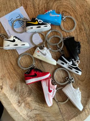 Mini Nike Air Force 1 3D Sneaker im Schuhkarton Schlüsselanhänger