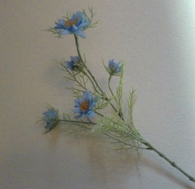 Nigella-Zweig Hellblau, 48 cm hoch mit 5 Blüten, Seidenblumen, künstliche Blumen