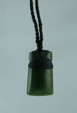 kleines Maori Jade Carving aus Neuseeland ADZE TOKI Amulett Talisman