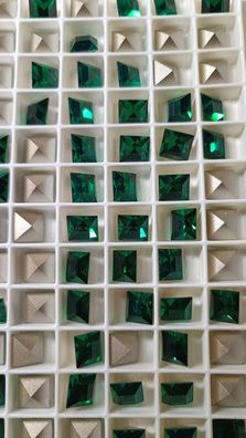 Swarovski® Fancy Vintage Faceted Square Emerald Silver Foiled 8mm